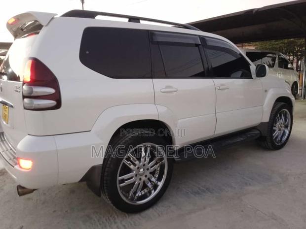 Toyota Land Cruiser Prado 2007 White