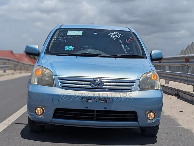 Toyota Raum 2007