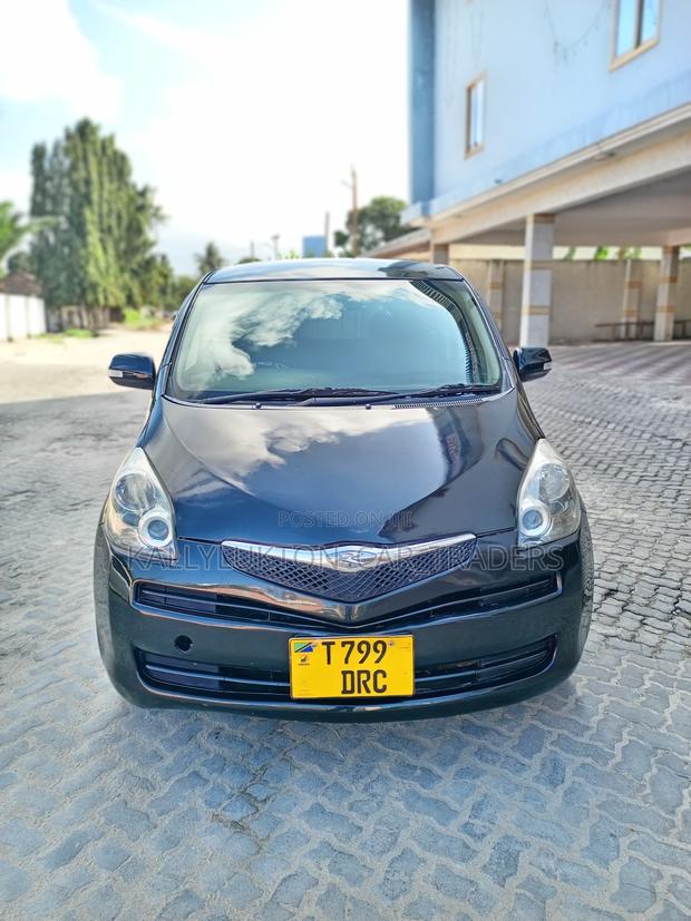 Toyota Ractis 2006 Black