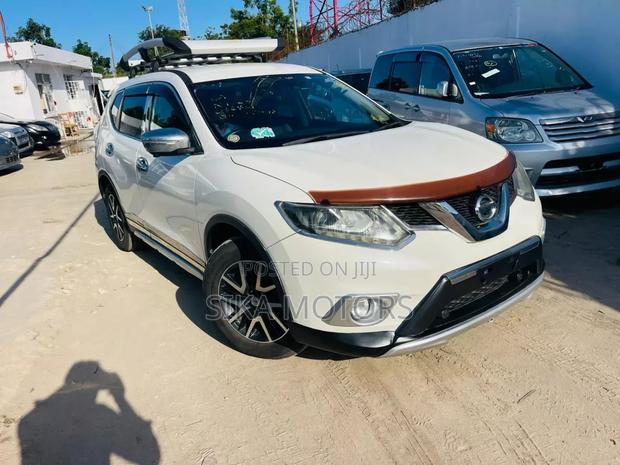 Nissan X-Trail 2.0 Petrol FWD 2015 White