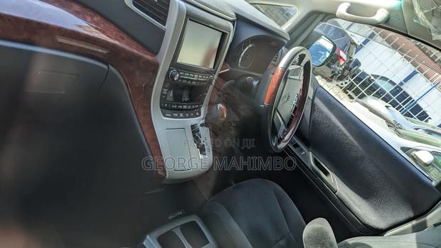 Toyota Vellfire 2009 Purple