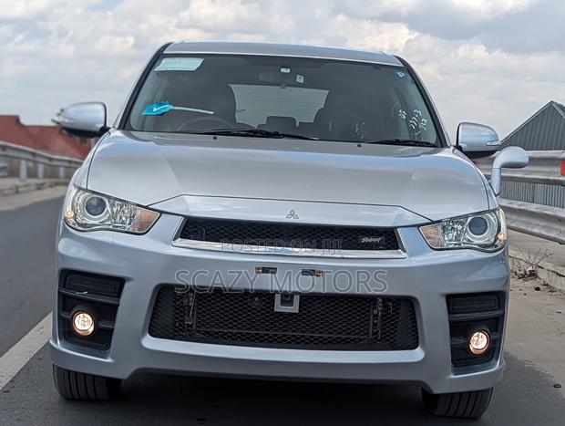Mitsubishi Outlander 2011 Silver