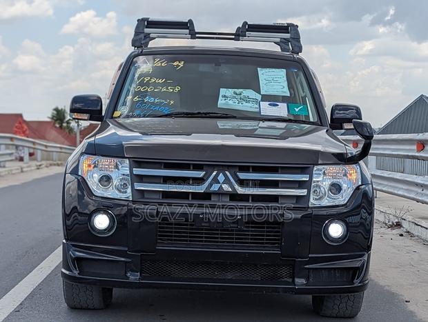 Mitsubishi Pajero 2009 Black