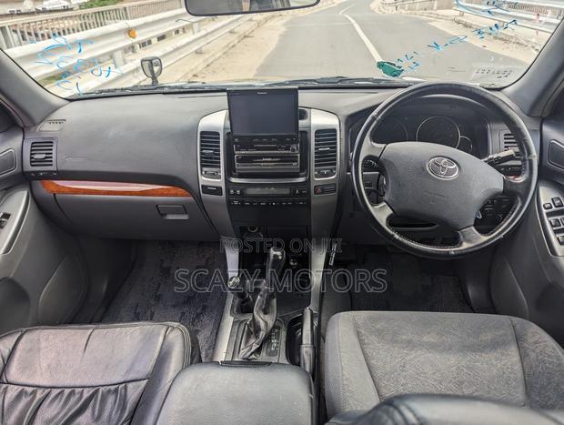 Toyota Land Cruiser Prado 2006 Black