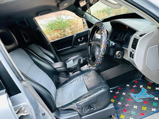Mitsubishi Pajero 2005 Silver