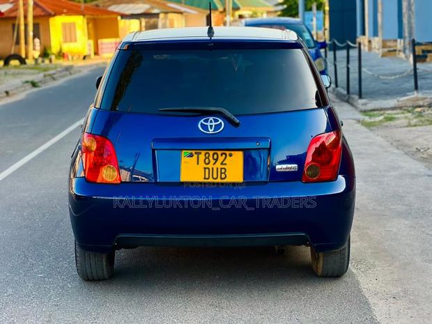 Toyota IST 2005 Blue