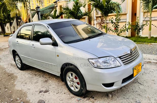 Toyota Corolla 2000 Silver