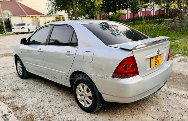 Toyota Corolla 2000 Silver