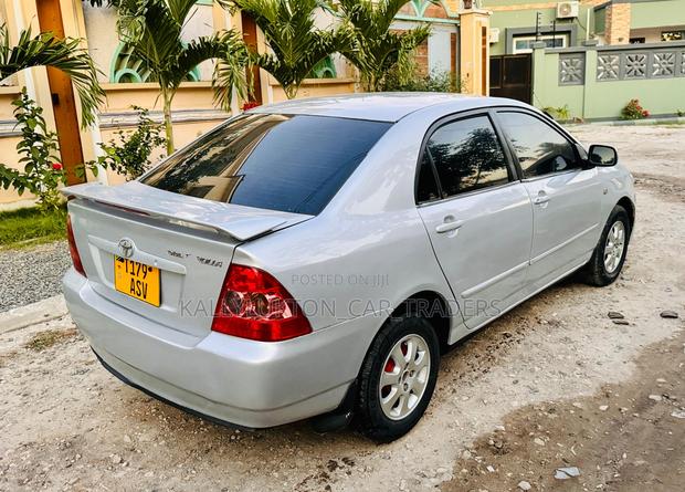 Toyota Corolla 2000 Silver