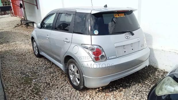 Toyota IST 2005 Silver