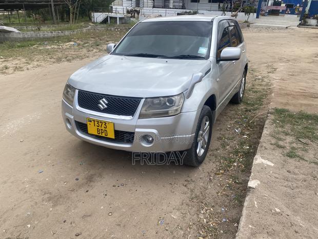 Suzuki Escudo 2005 Silver