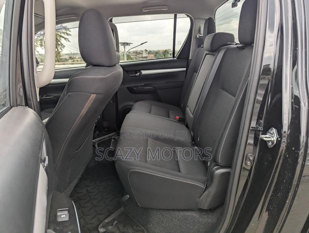 Toyota Hilux 2022 Black
