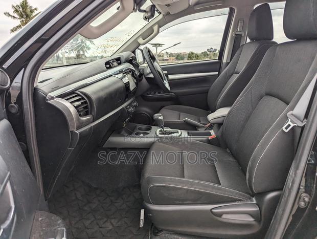 Toyota Hilux 2022 Black