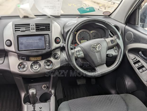 Toyota Vanguard 2010
