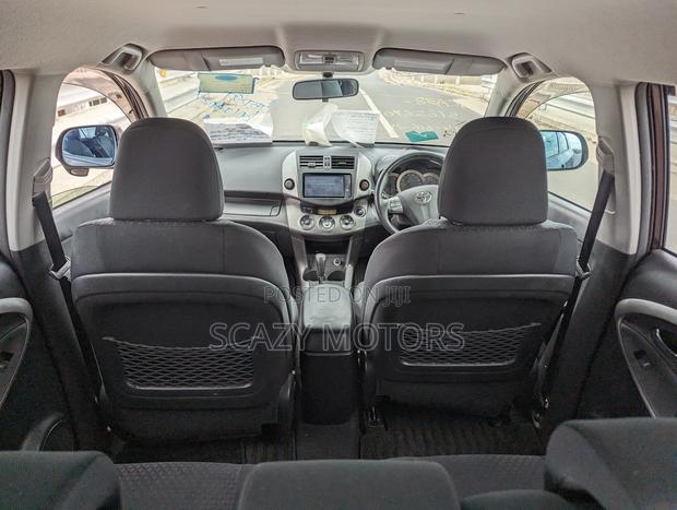 Toyota Vanguard 2010