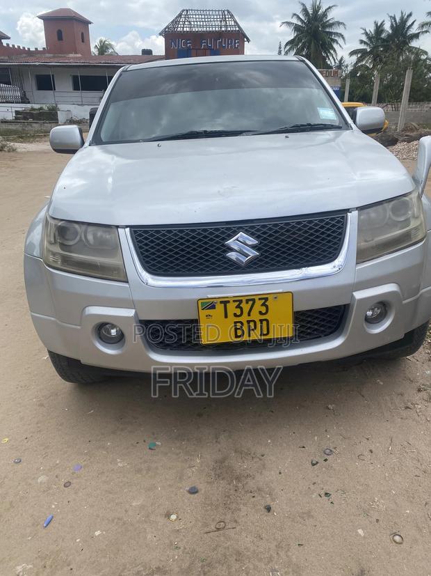 Suzuki Escudo 2005 Silver