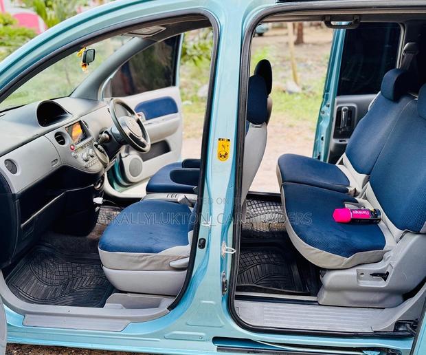 Toyota Sienta 2006 Blue