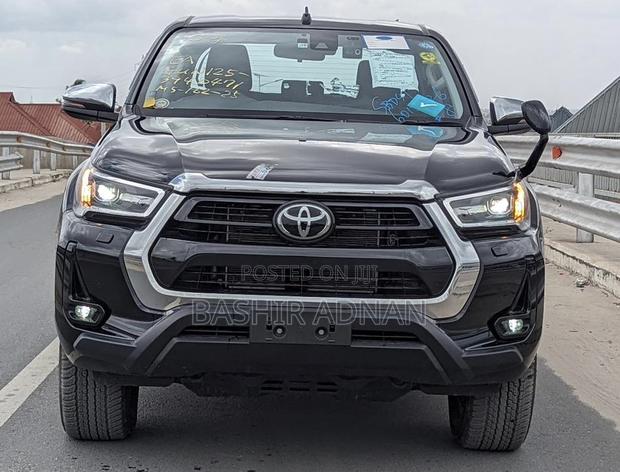 Toyota Hilux 2022 Black