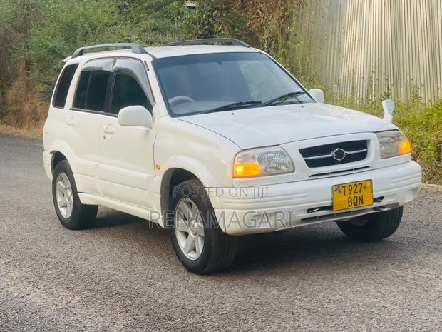 Suzuki Vitara 2001 White