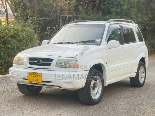 Suzuki Vitara 2001 White