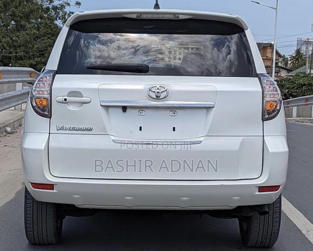 Toyota Vanguard 2007 White