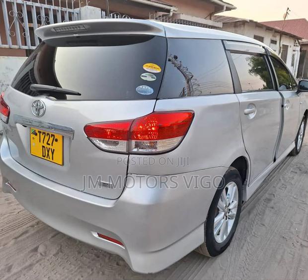 Toyota Wish 2009 Silver