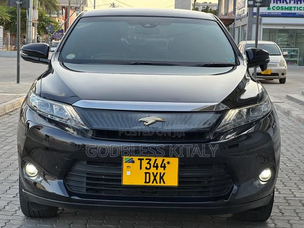 Toyota Harrier 2.0 2015 Black