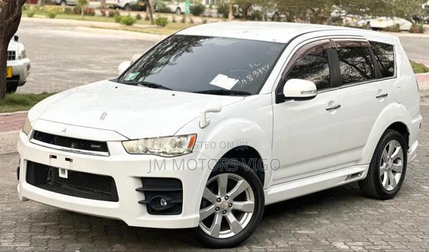 Mitsubishi Outlander 2011 White