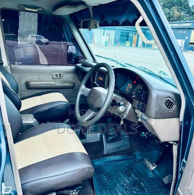 Toyota Land Cruiser Prado 2000 Gray
