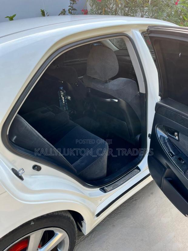 Toyota Crown 2006 White