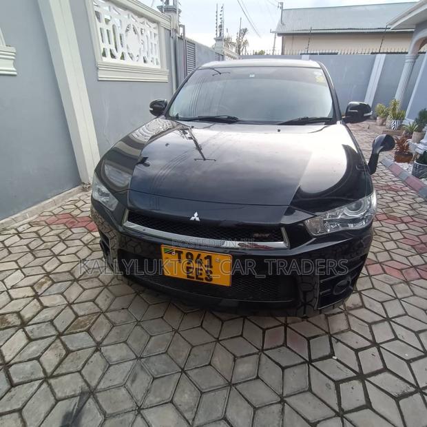 Mitsubishi Outlander 2010 Black
