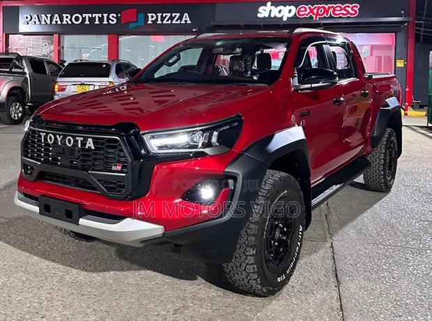 New Toyota Hilux 2024 Red