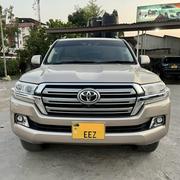Toyota Land Cruiser 4.5 V8 VXR 2016 Gold for sale