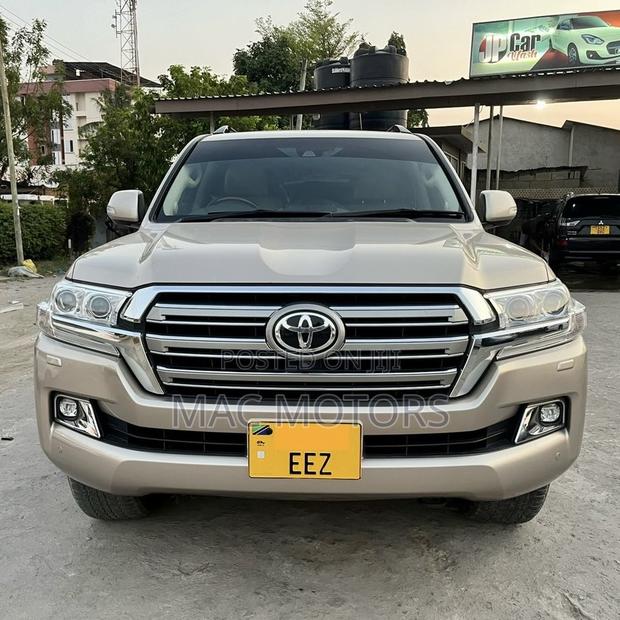 Toyota Land Cruiser 4.5 V8 VXR 2016 Gold