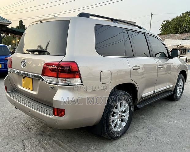 Toyota Land Cruiser 4.5 V8 VXR 2016 Gold