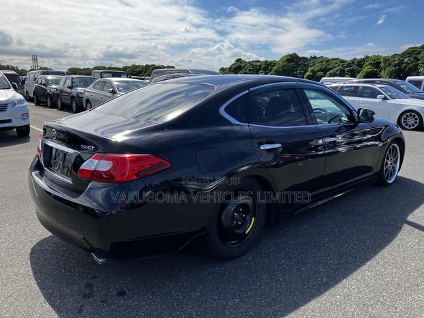 Nissan Fuga 2010 Black