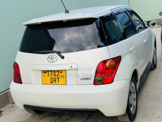 Toyota IST 2005 White