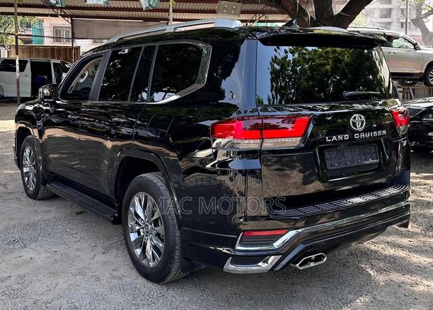 Toyota Land Cruiser 2023 Black