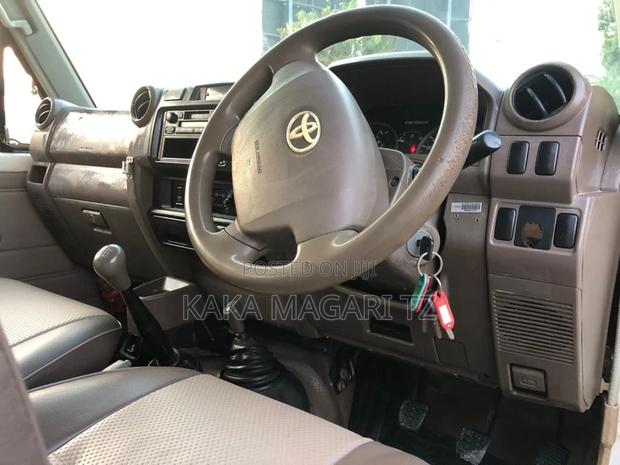Toyota Land Cruiser 2012 White