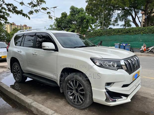 Toyota Land Cruiser Prado 2018 White