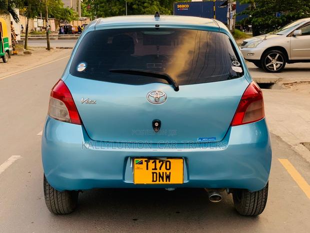 Toyota Vitz 2006 Blue