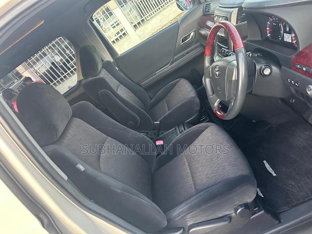 Toyota Alphard 2010 White