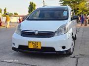 Toyota ISIS 2005 White for sale