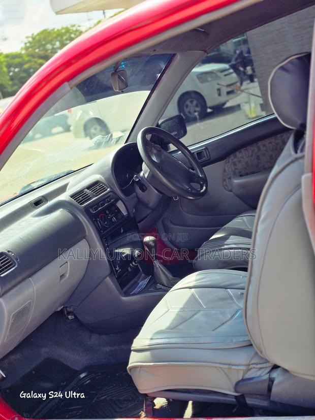 Toyota Starlet 2001 Red
