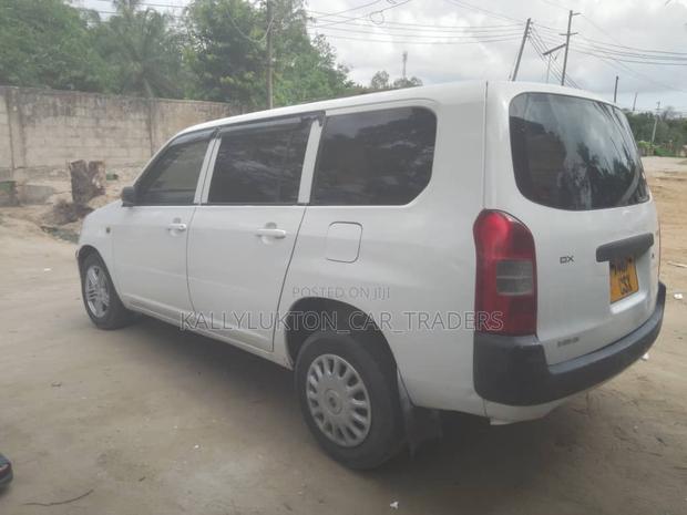 Toyota Probox 2005 White