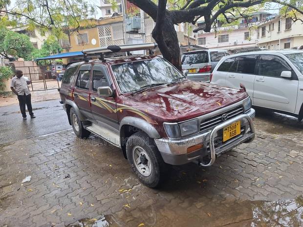 Toyota Hilux Surf 2005 Red