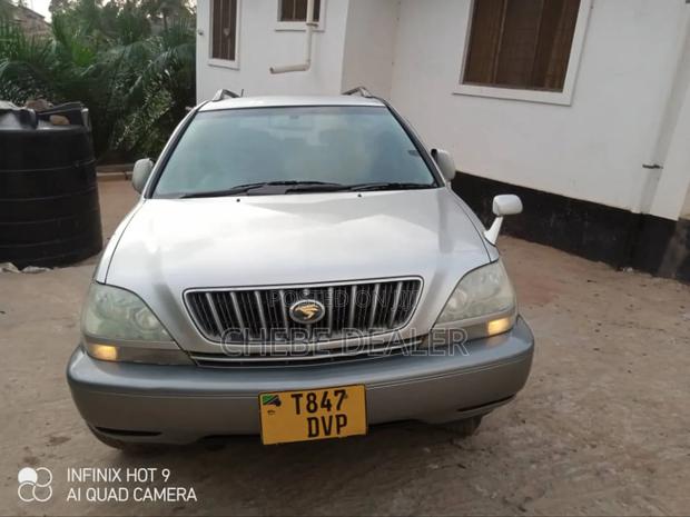 Toyota Harrier 2001 Silver