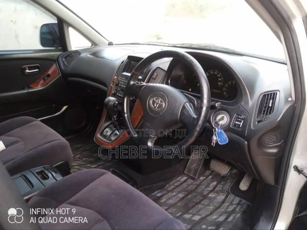 Toyota Harrier 2001 Silver