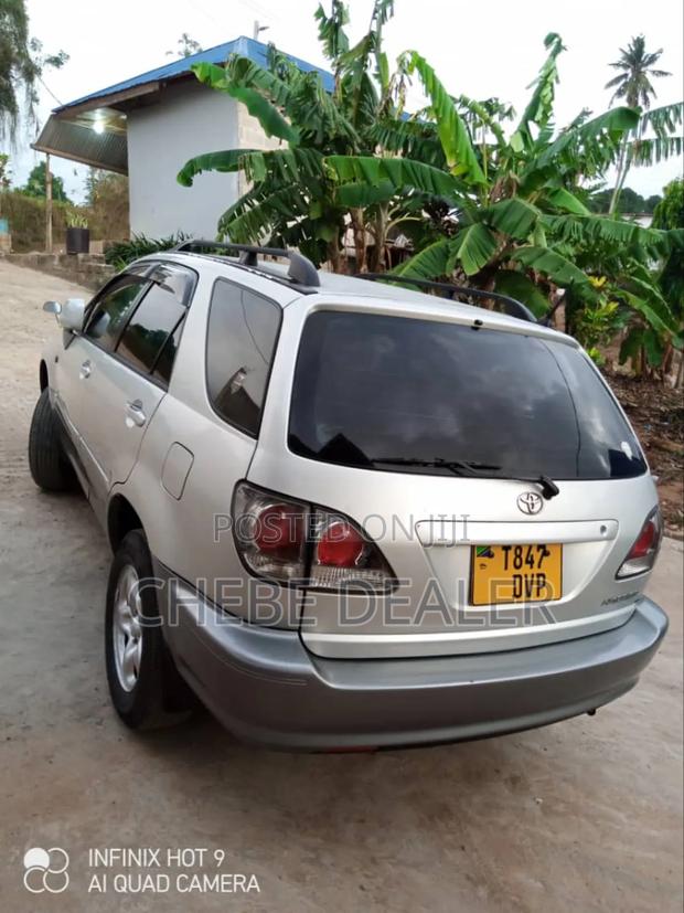 Toyota Harrier 2001 Silver
