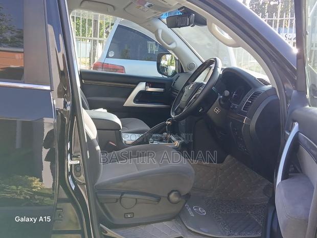 Toyota Land Cruiser 4.6 V8 VX-R 2015 Black